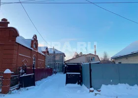 «Паспорт забирали с полицией»: как выглядит «рабочий дом» задержанного в Екатеринбурге бизнесмена