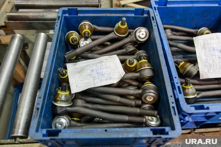 Коммерческие предприятия в УрФО стали чаще закупать китайские комплектующие для автотранспорта