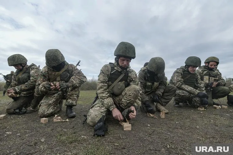 Мобилизованные получают 195 тысяч рублей