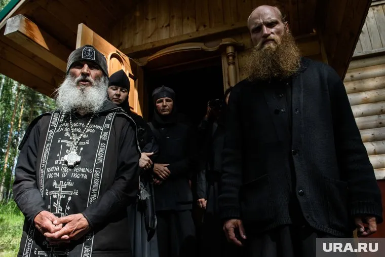 Силуан (справа) был ближайшим сторонником Сергия