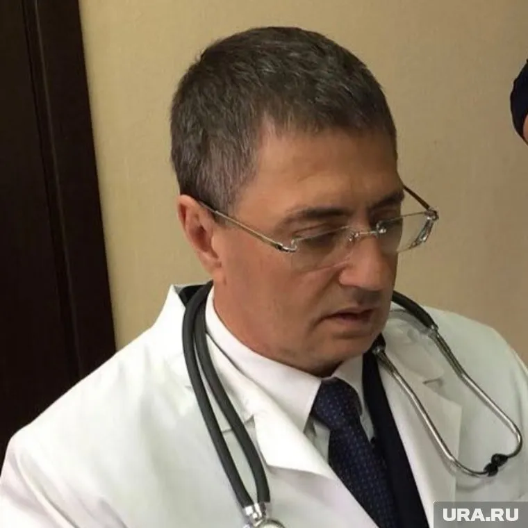 Врач считает, что люди стали соблюдать меры профилактики