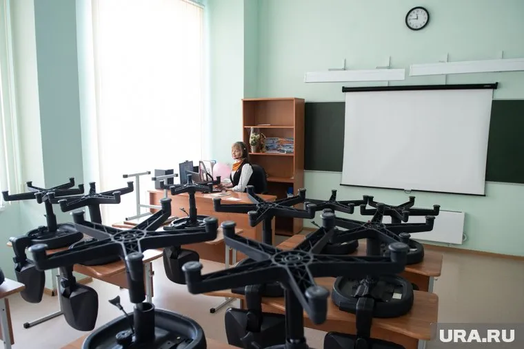 Частичный дистант объявлен в половине школ города