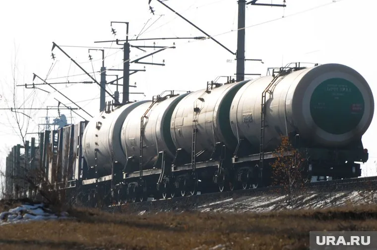 Проверку инцидента на железной дороге ведут сразу два ведомства — СКР и прокуратура