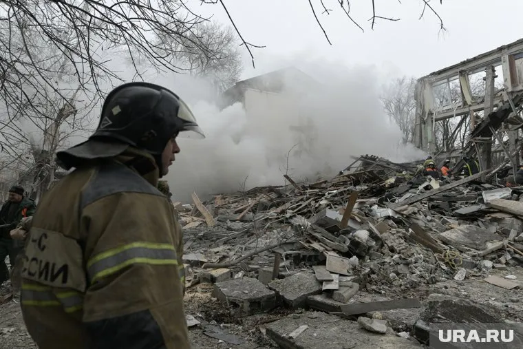 В доме на Сибирской, 81 обрушились два подъезда (архивное фото)