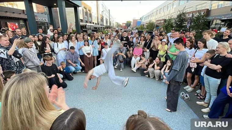 Танцевальные батлы продолжались весь фестивальный день