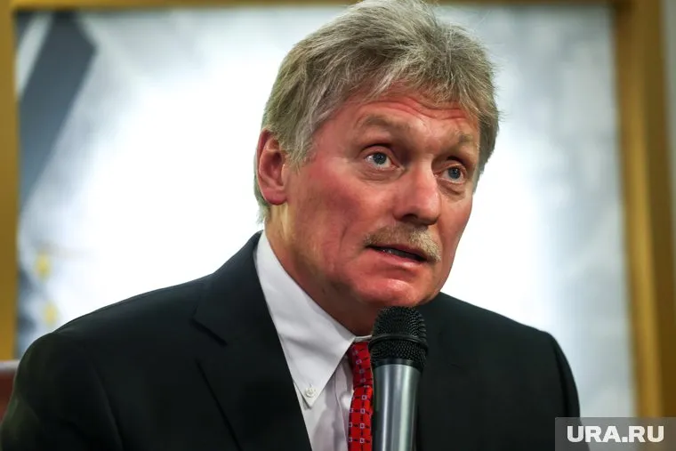 Песков отметил, что не имеет возможностей интересоваться судьбой заключенного Навального