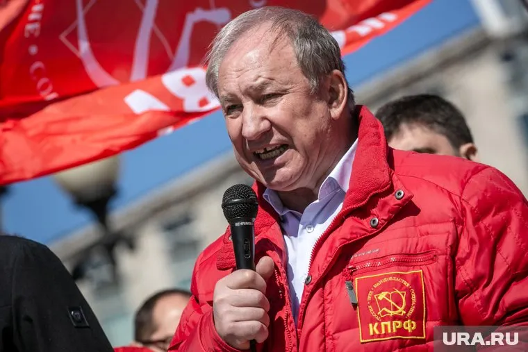 Депутата от КПРФ досрочно лишили мандата после развития уголовного дела его жены