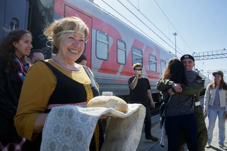 Виды Перми, добро пожаловать, хлеб соль, возвращение солдата