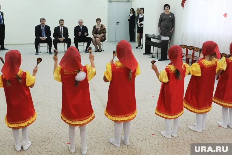 На утренниках в детских садах отказались от песен Ильи Резника