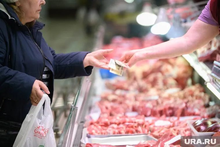 За свинину и другие продукты теперь придется платить дороже