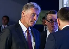 Песков: Путин разговаривал с Трампом наедине