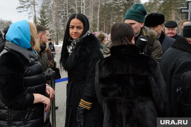 Писатели назвали чиновницу «наглой» и «глупой»