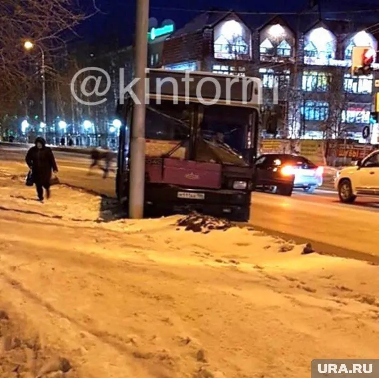 Авария произошла неподалеку от здания УМВД по Сургуту