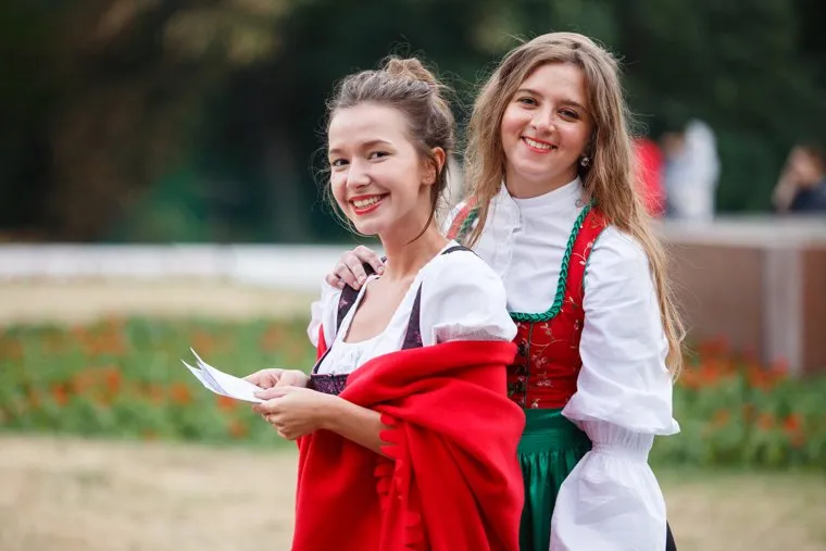 Закрытие «Венского фестиваля». Екатеринбург, улыбки, девушки, промоутеры