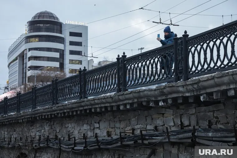 Закрытие Каменного моста на ул. Малышева неизбежно приведет к пробкам в центре города