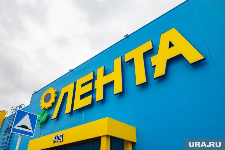 В гипермаркете «Лента» вспыхнули паллеты с пищевой солью