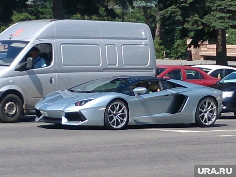 Lamborghini которая могла ранее принадлежать футболисту Александру Кокорину, задержали в Москве