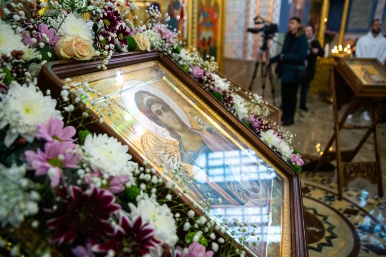 Божественная литургия в храме Архангела Михаила  села Новоипатово. Свердловская область