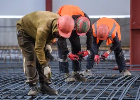 Медведев выступил с радикальным предложением по трудовым мигрантам