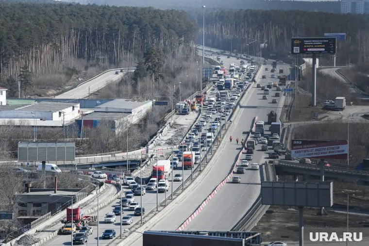 Дорожники доделывают последние два метра трассы (архивное фото)