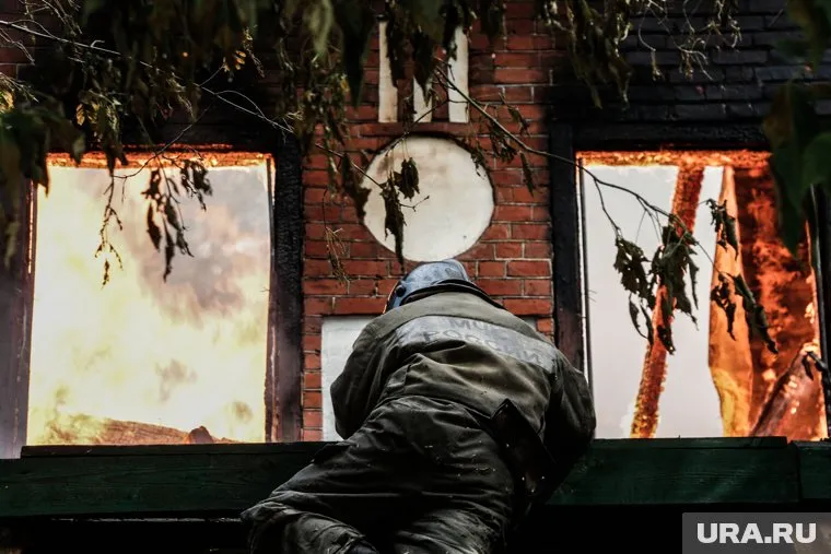 Памятник культуры в самом центре Тюмени выгорел полностью