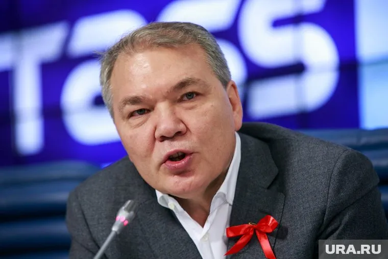 По словам Леонида Калашникова, скорее Украина присвоила Киев, чем Москва — название «Русь»