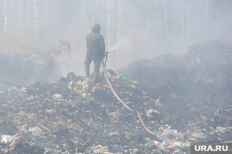 Жители Красноуфимска задыхаются в дыму от пожара на мусорном полигоне