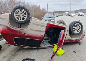 В Екатеринбурге «шашечник» на Mazda утроил массовое ДТП