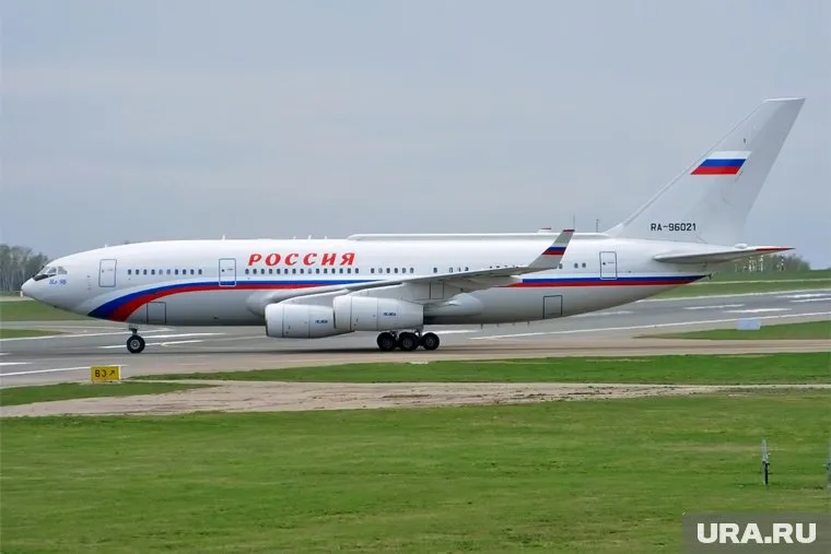 Борт номер один пробыл в пермском аэропорту более восьми часов