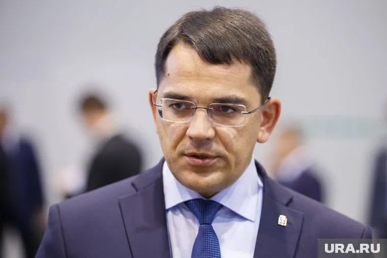 Устинов заметно увеличил свои доходы за счет продажи имущества