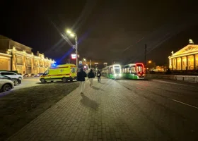 Стали известны подробности ДТП на улице Труда в Челябинске, где на трамвай упала женщина 