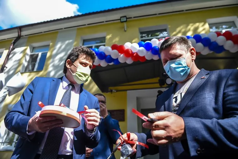 Передача автомобилей Скорой медицинской помощи бригадам медиков. Екатеринбург