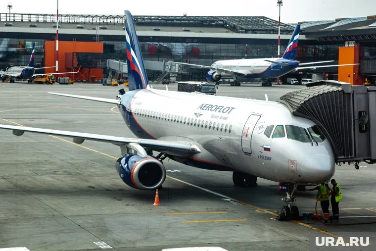 Пассажиров передали медикам