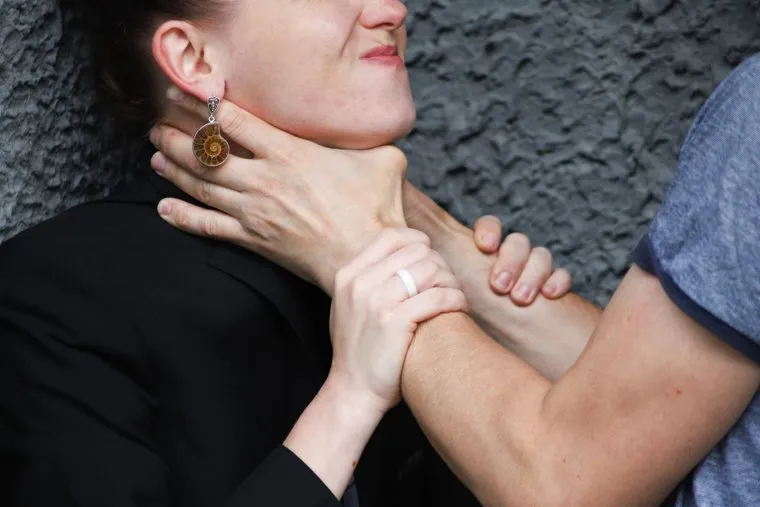 Насилие и педофилия. Клипарт. Курган