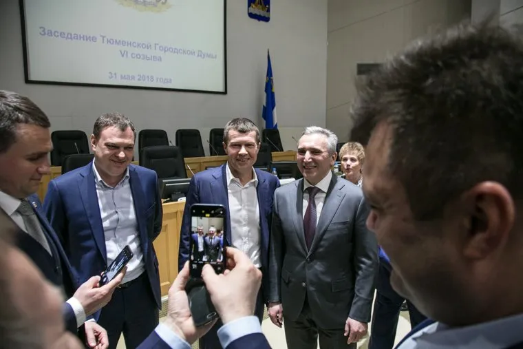 Заседание городской думы с вопросом об отставке с должности главы администрации Александра Моора. Тюмень, моор александр, медведев сергей