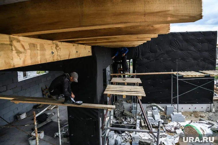 Причиной отказа тюменские риэлторы называют хаос в среде частных застройщиков