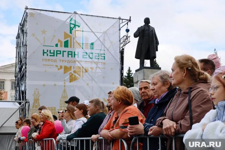 Жителей Кургана предупредили о том, что концерт Максима Фадеева начнется раньше на полчаса