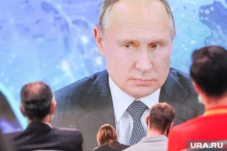 Обращение президента РФ Владимира Путина будут транслировать на большом экране в центре столицы Урала
