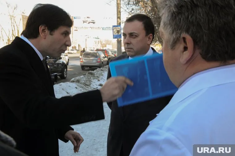 Бывший министр Тесленко (в центре) оказался "слабым звеном" в защите Юревича