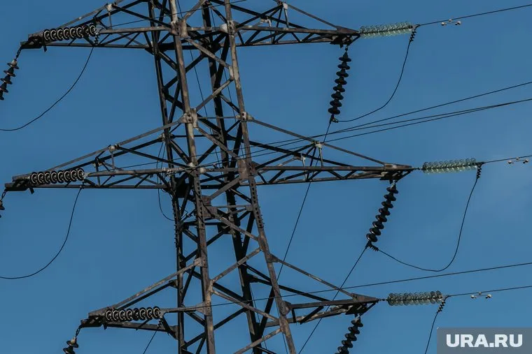 В результате теракта были повреждены железобетонные опоры высоковольтных линий, сообщили в экстренных службах