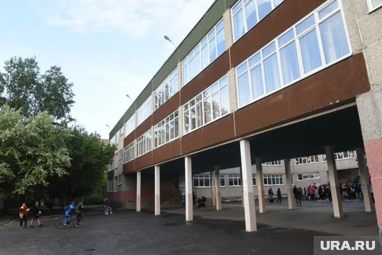 Скандал вокруг элитного лицея №12 разгорелся днем 31 мая