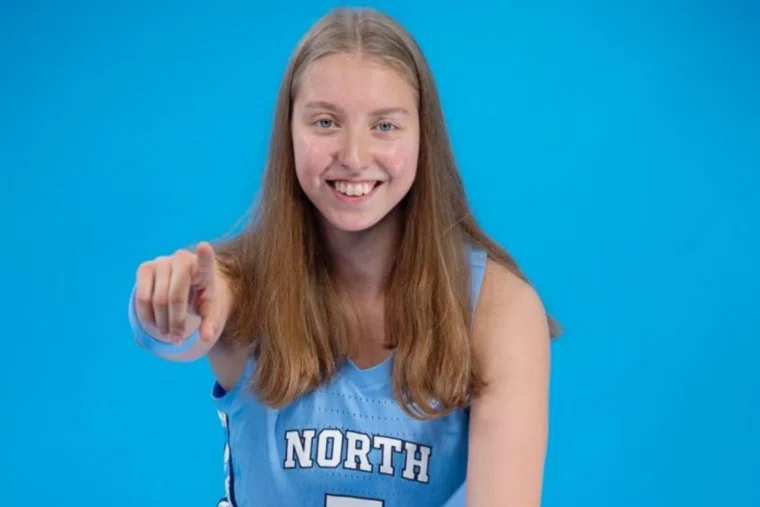 Российская баскетболистка сфотографировалась с триколором