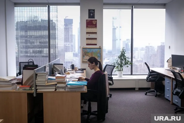 На первом месте по размеру зп в Перми стоит вакансия руководителя отдела продаж