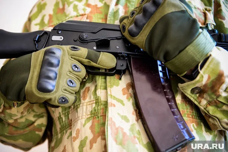 Брендированные автомобили ЧВК «Вагнер» заметили в шести городах Свердловской области