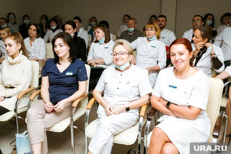 Новые руководители заняли должности в трех медучреждениях ХМАО