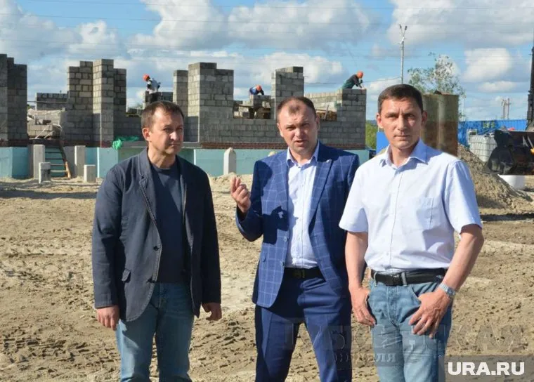 Роман Галкин (слева) покинул администрацию вслед за экс-главой Губкинского Сергеем Бурдыгиным (справа)