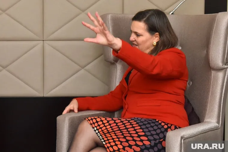 Нуланд запомнится в истории как организатор госпереворота на Украине, заявил Дотком