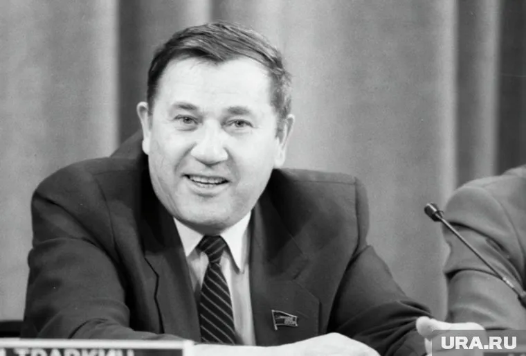 На 95 году жизни скончался самый молодой министр в истории СССР Шкабардня