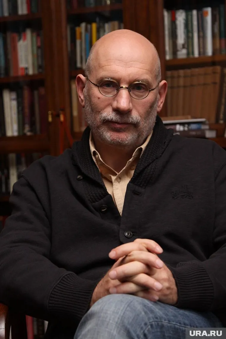 Борис Акунин может написать книгу о перевале Дятлова