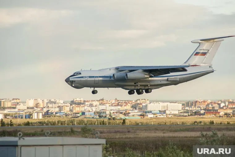 На самолетах отправили военных и технику (архивное фото)